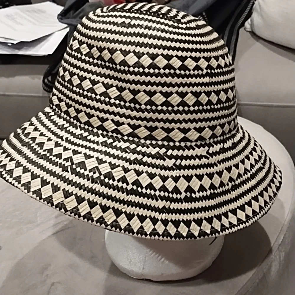 Women's straw bucket hat - Picture 5 of 8